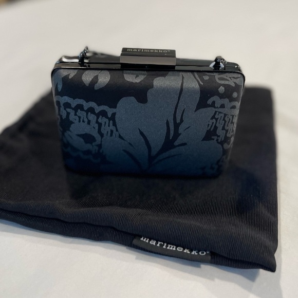 Marimekko | Gaala Fandango Printed Clutch Bag | Black/Grey - Picture 3 of 12